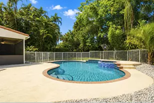 7555 Live Oak Dr, Coral Springs, FL 33065 - Photo 2