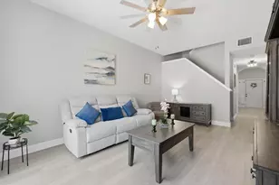 10581 NW 56th Pl, Coral Springs, FL 33076 - Photo 6