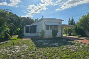 8122 SE Skylark Ave, Hobe Sound, FL 33455 - Photo 2