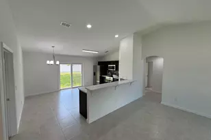 532 SW Buswell Ave, Port Saint Lucie, FL 34983 - Photo 6