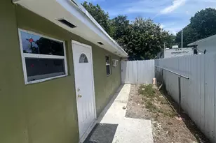 845 NW 132nd St, North Miami, FL 33168 - Photo 8