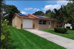 729 Ilex Ct, West Palm Beach, FL 33403 - Photo 2