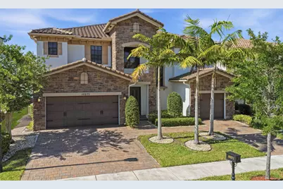 10271 Peninsula Place, Parkland, FL 33076 - Photo 2