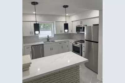 29 SE 8th Street, Dania Beach, FL 33004 - Photo 2