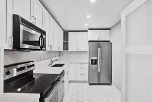 3701 N Country Club Dr, Aventura, FL 33180 - Photo 28