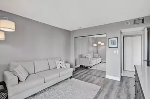 3701 N Country Club Dr, Aventura, FL 33180 - Photo 14