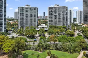 3701 N Country Club Dr, Aventura, FL 33180 - Photo 52