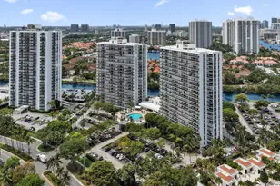 3701 N Country Club Dr, Aventura, FL 33180 - Photo 38