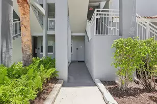 9625 NW 1st Ct, Pembroke Pines, FL 33024 - Photo 4