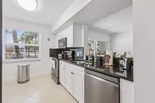 9625 NW 1st Ct, Pembroke Pines, FL 33024 - Photo 14