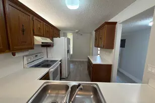 6021 Coral Lake Dr, Margate, FL 33063 - Photo 4