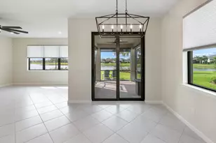 471 SE Vallarta Dr, Port Saint Lucie, FL 34984 - Photo 12