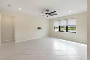 471 SE Vallarta Dr, Port Saint Lucie, FL 34984 - Photo 10