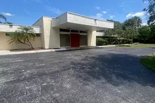 8944 Kendale Pl, Wellington, FL 33467 - Photo 2
