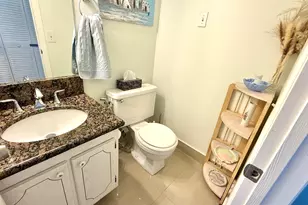 21 Newport B Ct, Deerfield Beach, FL 33442 - Photo 12