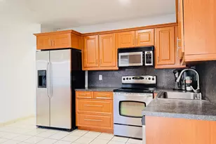 8765 Azalea Ct, Tamarac, FL 33321 - Photo 10