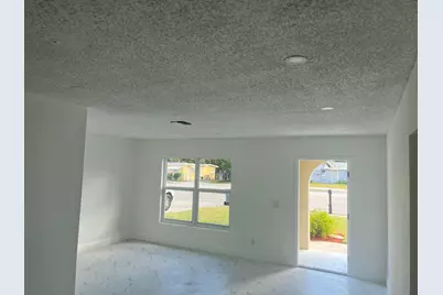 2747 Summit Boulevard, West Palm Beach, FL 33406 - Photo 2
