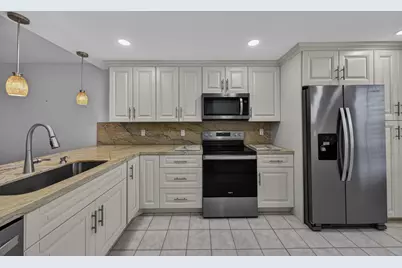 3503 Oaks Way #505, Pompano Beach, FL 33069 - Photo 4
