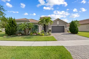 12110 Bastille Cir E, Parkland, FL 33076 - Photo 2