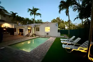 700 NE 17th Way, Fort Lauderdale, FL 33304 - Photo 2