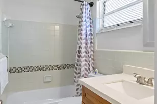 493 NW 43rd St, Oakland Park, FL 33309 - Photo 20