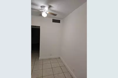230 SW 11th Avenue #17, Hallandale Beach, FL 33009 - Photo 6