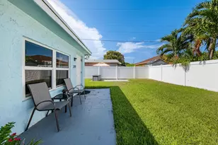 719 SW 2nd Ct, Delray Beach, FL 33444 - Photo 14