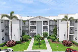 8 Colonial Club Dr, Boynton Beach, FL 33435 - Photo 2
