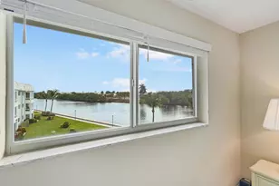 8 Colonial Club Dr, Boynton Beach, FL 33435 - Photo 18