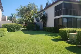 21535 Cypress Hammock Dr, Boca Raton, FL 33428 - Photo 2