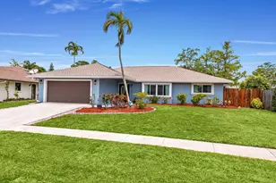 986 Cherry Ln, Wellington, FL 33414 - Photo 2