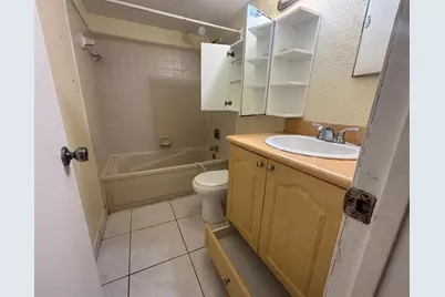 11201 SW 13th Street, Pembroke Pines, FL 33025 - Photo 28