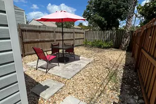 732 Highland Dr, West Palm Beach, FL 33405 - Photo 16