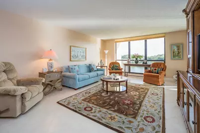 5188 Woodland Lakes Drive #335, Palm Beach Gardens, FL 33418 - Photo 2
