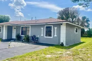 113 Hilton Dr, Fort Pierce, FL 34946 - Photo 2