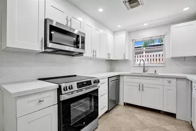 2802 NE 15th Avenue, Wilton Manors, FL 33334 - Photo 4
