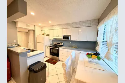 5180 E Sabal Palm Boulevard #228, Tamarac, FL 33319 - Photo 4