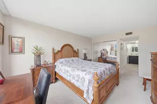 3800 Oaks Clubhouse Dr, Pompano Beach, FL 33069 - Photo 14