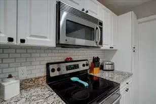 6633 Old Farm Trail, Boynton Beach, FL 33437 - Photo 8