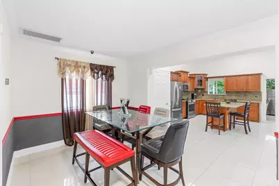 321 N 72nd Terrace, Hollywood, FL 33024 - Photo 4