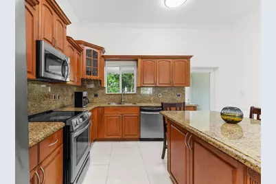 321 N 72nd Terrace, Hollywood, FL 33024 - Photo 16