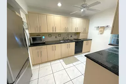 2431 Del Aire Boulevard #115-d, Delray Beach, FL 33445 - Photo 2