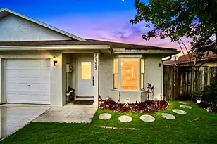 10359 Boynton Pl Cir, Boynton Beach, FL 33437 - Photo 2