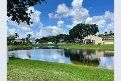 13761 Newport Manor, Davie, FL 33325 - Photo 10