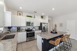 7705 NW Greenbank Cir, Port Saint Lucie, FL 34987 - Photo 10