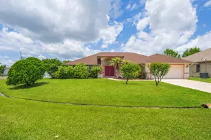 5829 NW Gerald Cir, Port Saint Lucie, FL 34986 - Photo 2