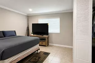 2716 E Emory Dr Dr E, West Palm Beach, FL 33415 - Photo 10