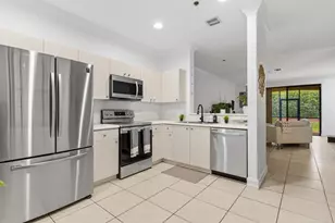 3915 Vista Grove Ln, Weston, FL 33332 - Photo 10