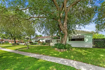 2118 W Palma Circle, West Palm Beach, FL 33415 - Photo 2