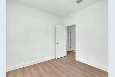 2410 NW 43rd Street, Miami, FL 33142 - Photo 8